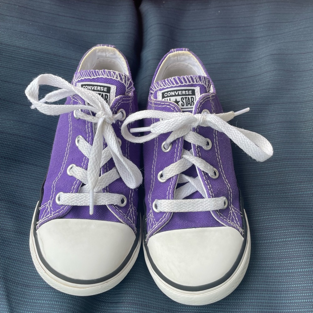Size 10 purple converse. Excellent condition! Smoke free, pet free home.